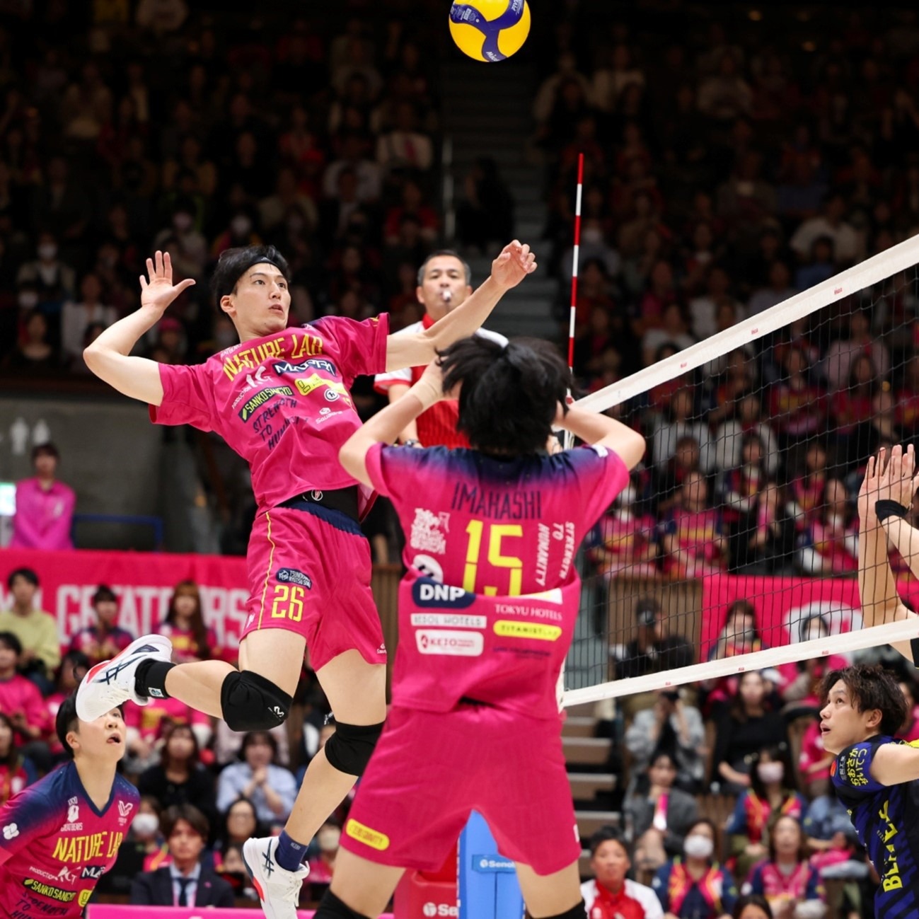 魔术送湖人3连败 东契奇32+7+7勒布朗24+6+8